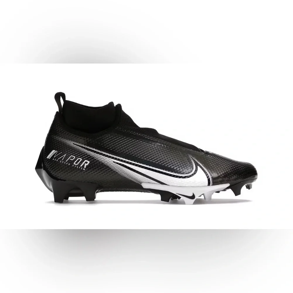 NEW Nike Vapor Edge Elite‎ 360 Flyknit Football Cleats Black White AO8276-001